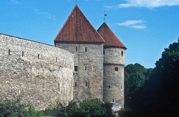  Mittelalterliche Stadtmauer von Tallinn, Estland